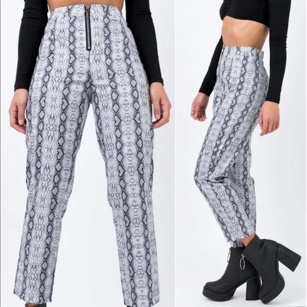 ✨4 for $15✨ High Waisted Snakeskin Pants Black white with zip up Ankle Pants